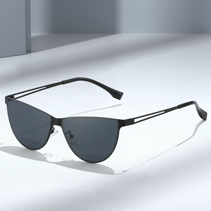 Women’s Fashion Cat-Eye Sunglasses with Elegant Metal Frame Stornfield