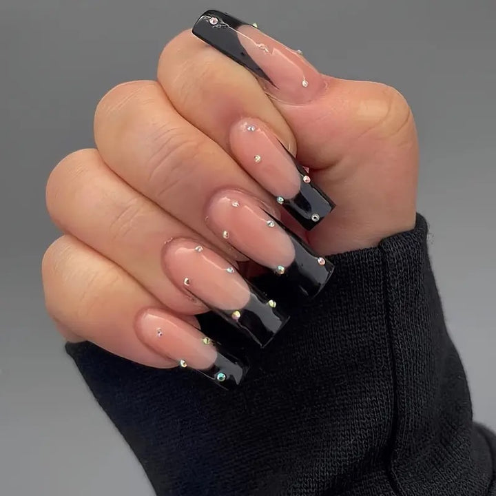 Nail art set with elegant 3D rhinestone accents Stornfield