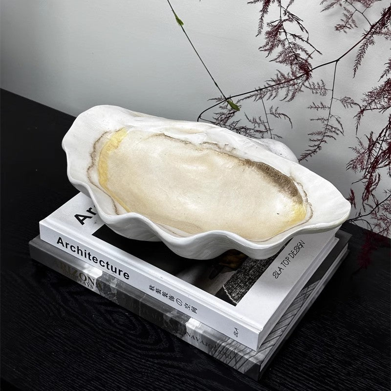 Decorative bowl inspired by shells