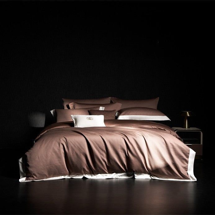 Satin bed linen set with reversible function, extra soft shine and contrasting trim