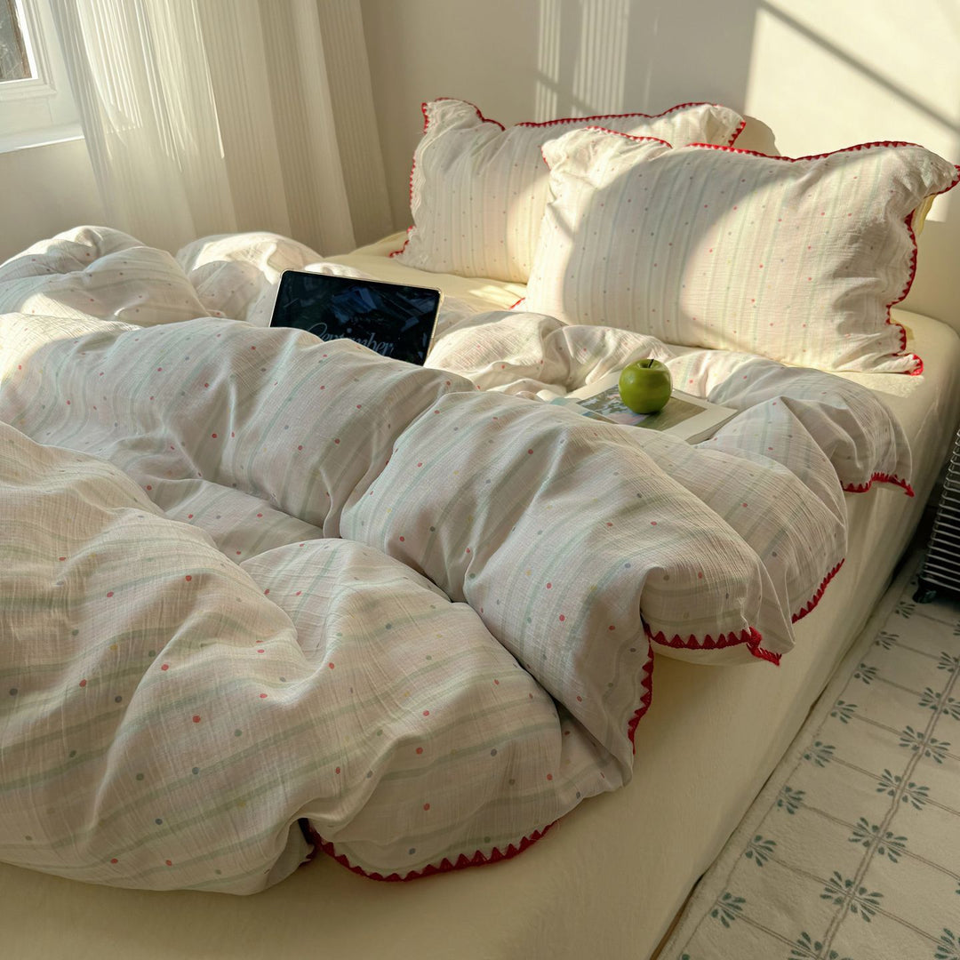 Star Patterned Quilted Bedding Set