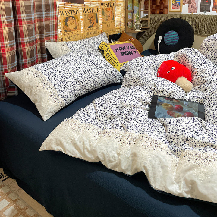 Floral Patterned Bedding Set