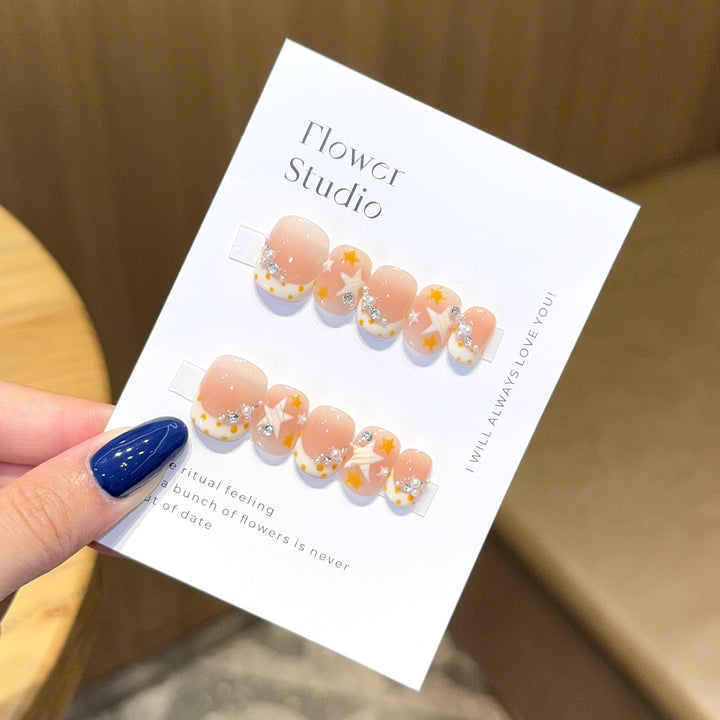 Artificial Nails in Elegant Flower Design Stornfield