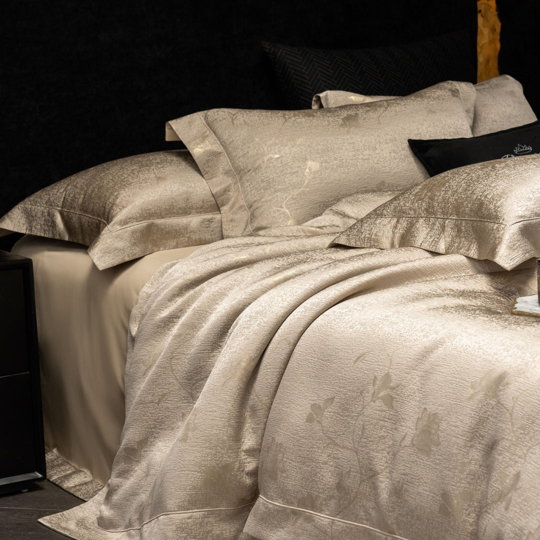 Luxurious satin bedding set with structured crocodile embossing and hotel closure