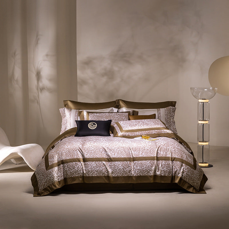 Luxury Satin-Blend Leopard Jacquard Duvet Cover Set with Contrast Border