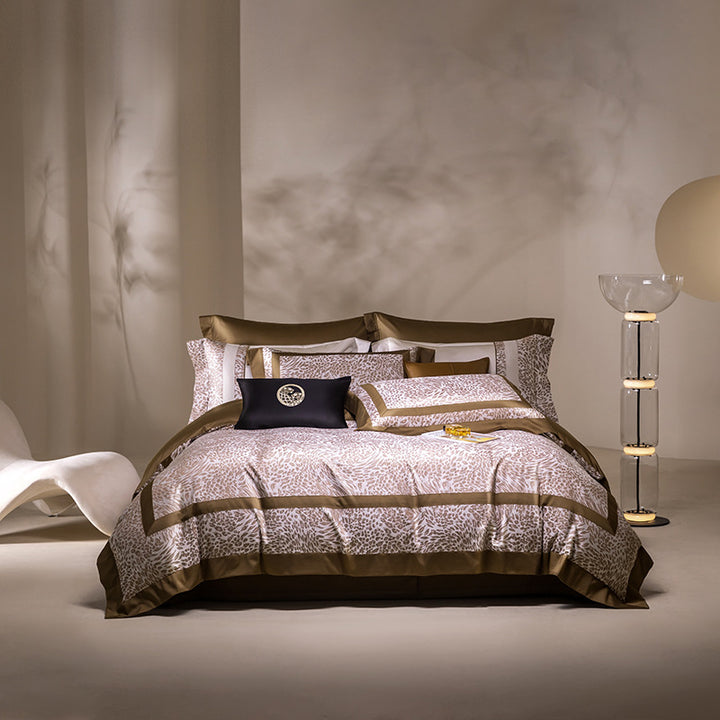 Luxury Satin-Blend Leopard Jacquard Duvet Cover Set with Contrast Border