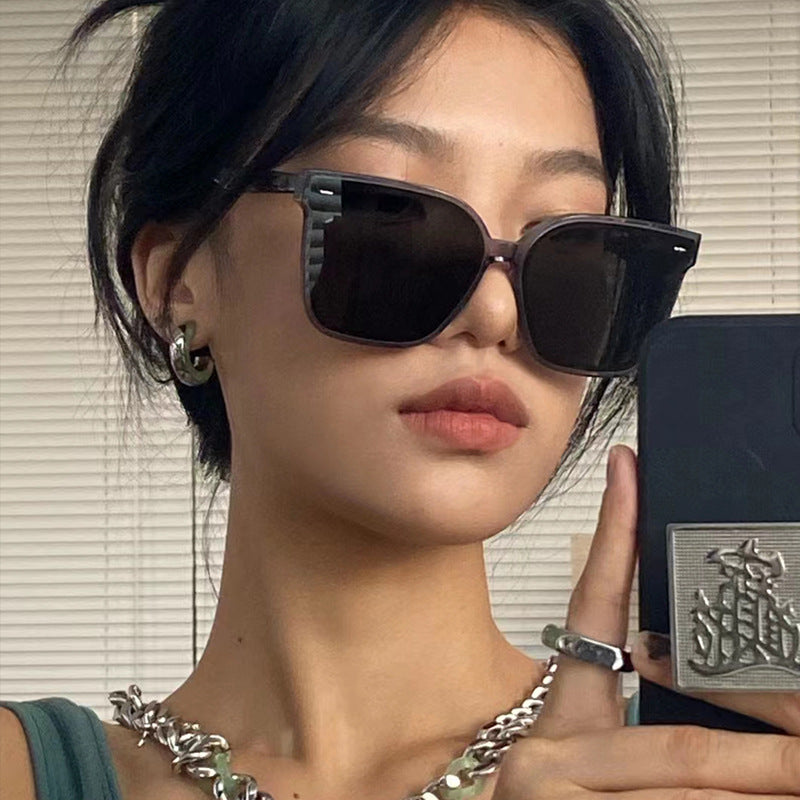 Women’s sunglasses in modern geometric design Stornfield