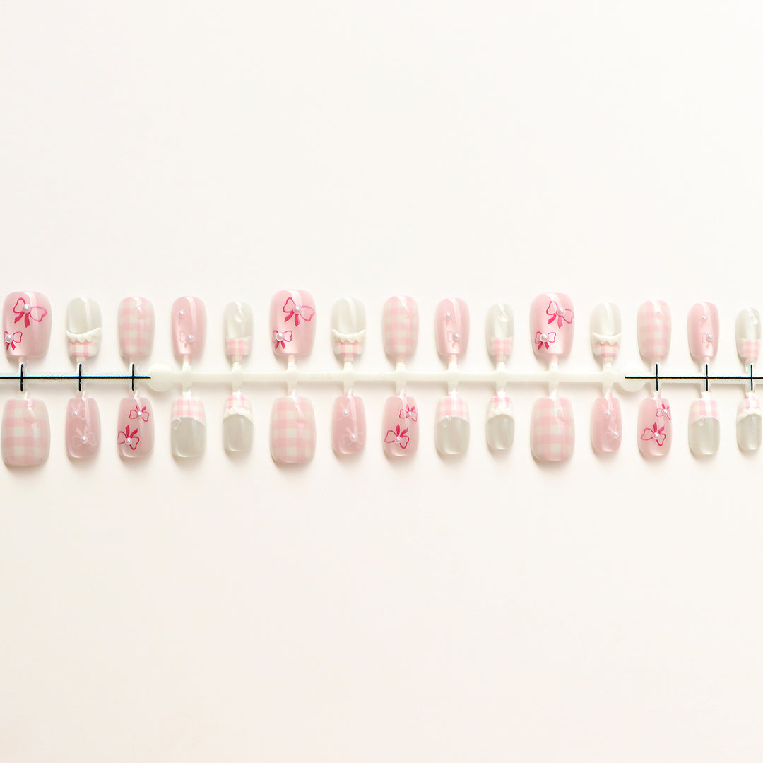 Charming Nail Art Press-On Set Stornfield