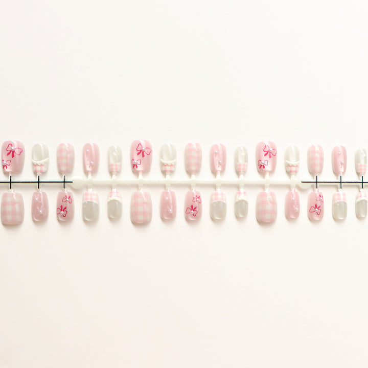 Charming Nail Art Press-On Set Stornfield