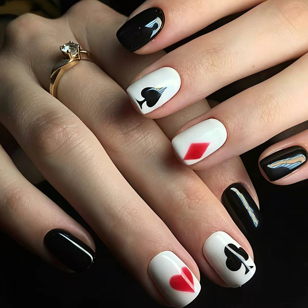 Artificial nails with playing card design Stornfield