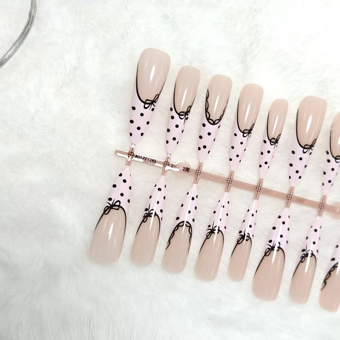 Trendy Nail Art Stornfield