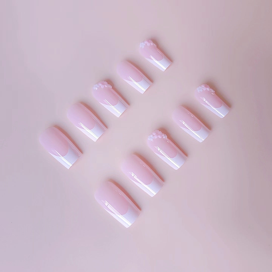 Artificial nail set with romantic flower decorations Stornfield