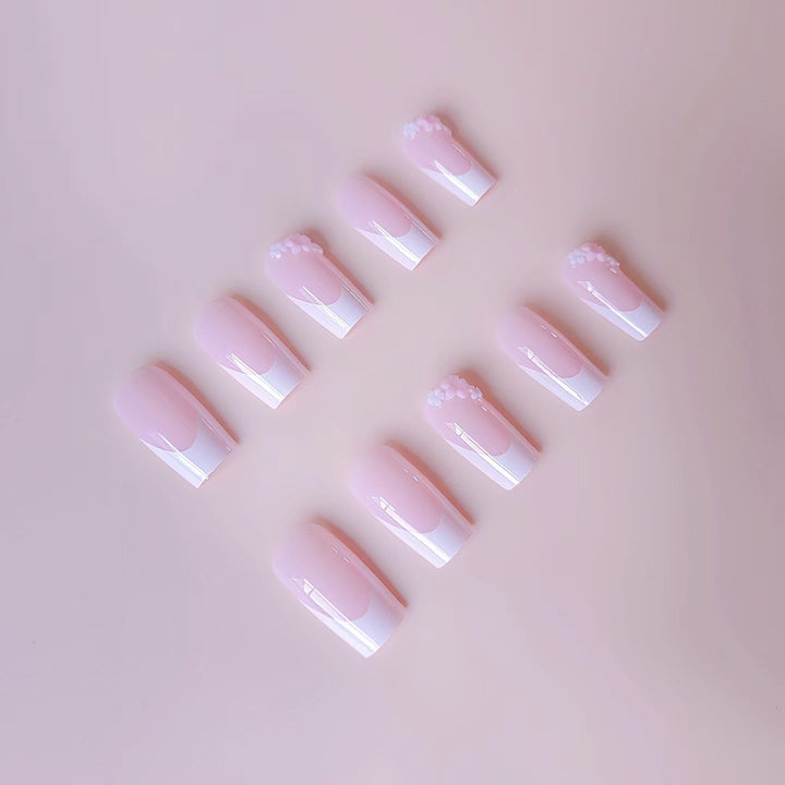 Artificial nail set with romantic flower decorations Stornfield