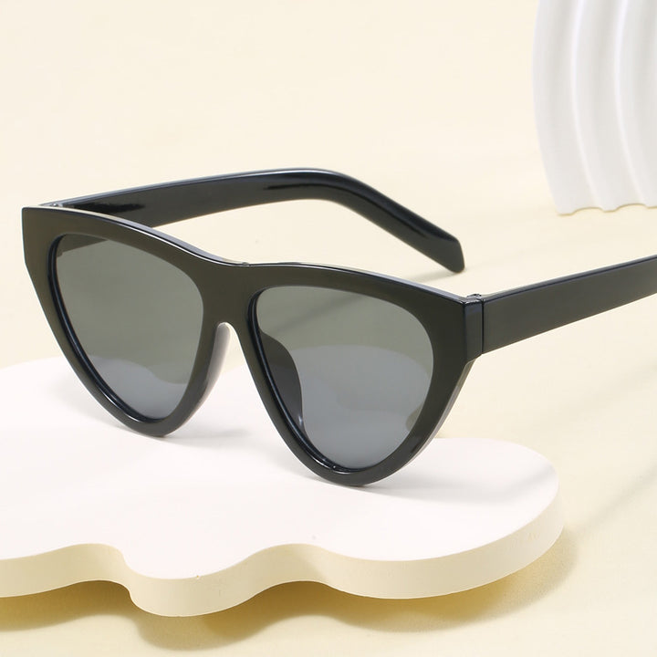 Women's futuristic Cat-Eye sunglasses with high-quality plastic frame Stornfield