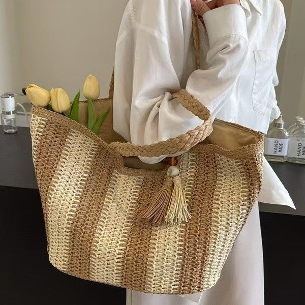 Braided beach bag with decorative tassel pendant Stornfield