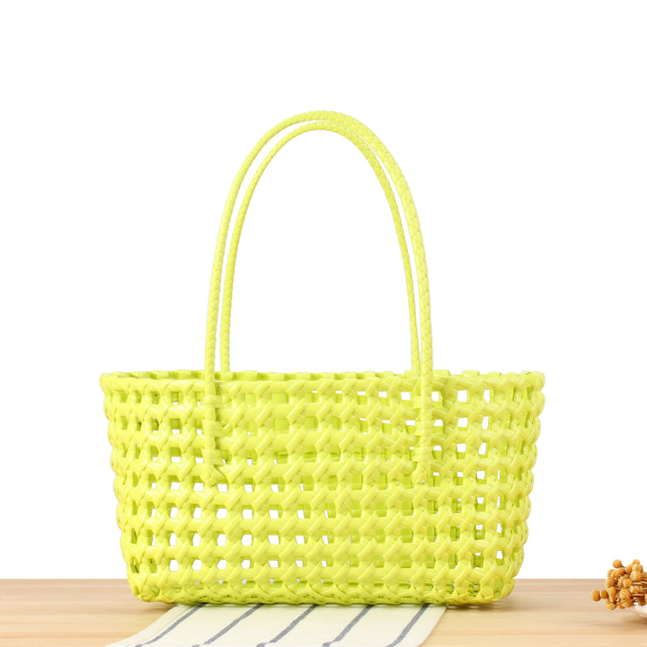 Stylish willow bag with modern grid design Stornfield