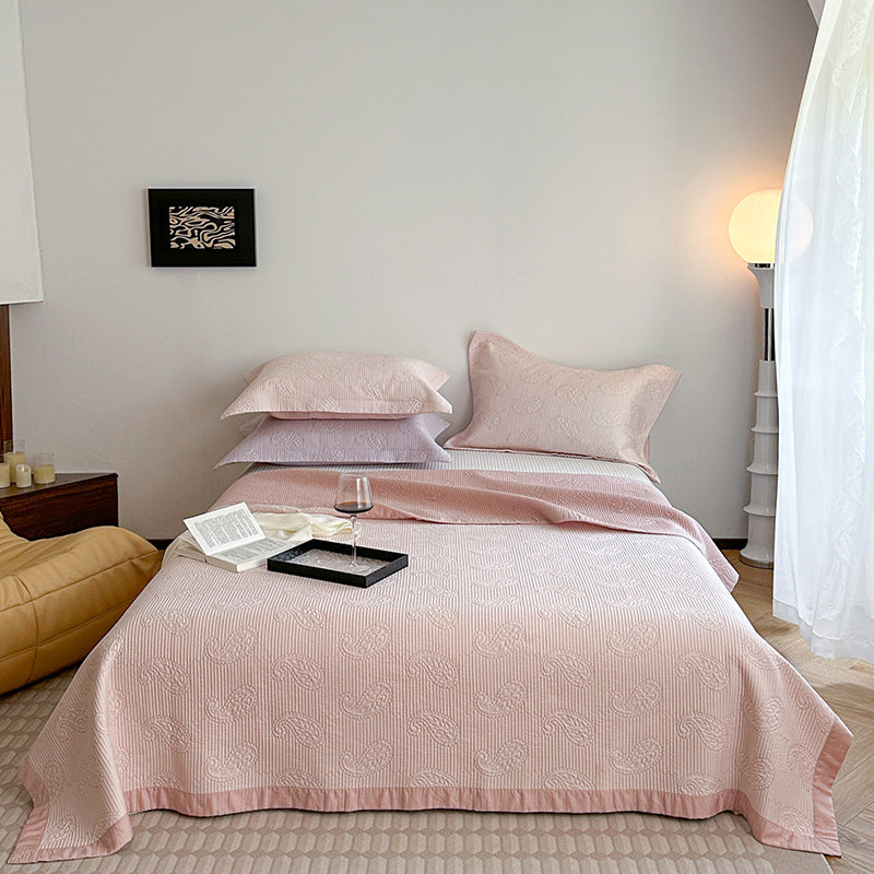 Quilted Paisley Matelassé Bedspread and Pillow Sham Set