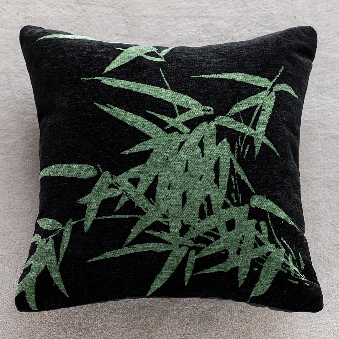 Luxurious cushion with panther design
