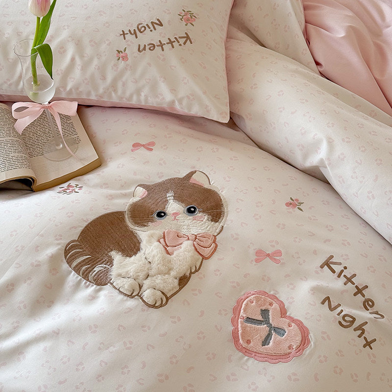 Embroidered Kids Cartoon Bear Cotton Duvet Cover Set with Reversible Lining and Envelope Pillow Shams