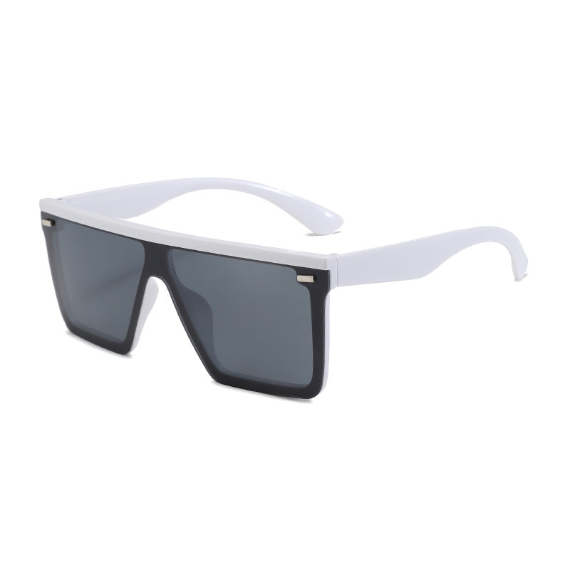 Women's Sporty Oversized Sunglasses with Modern Frame Stornfield