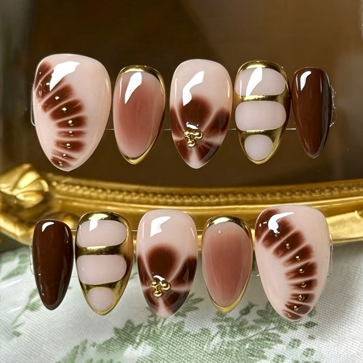 Elegant Decorative Press-On Nail Art Set with Gold Accents Stornfield