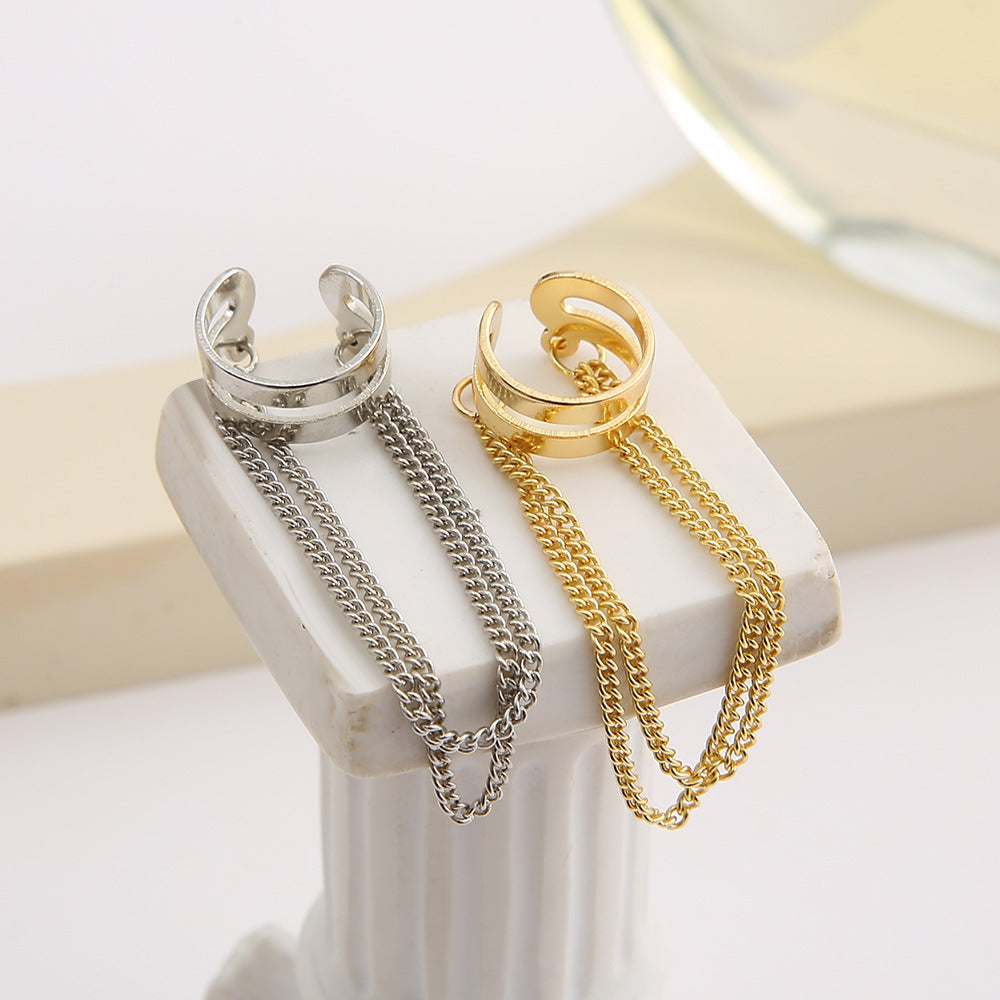 Fashionable chain ring with removable chains from Stornfield