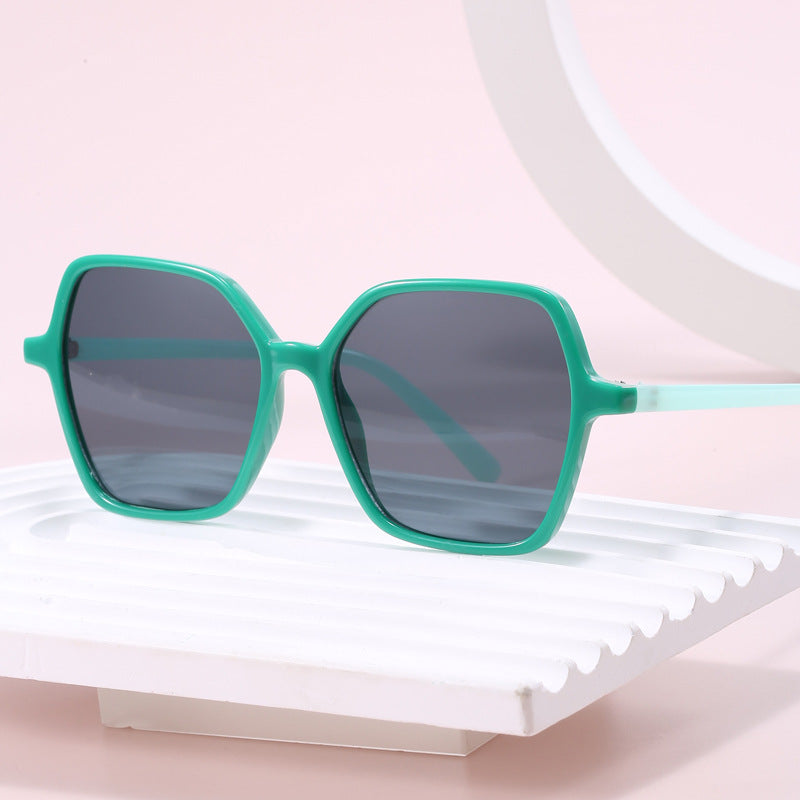 Women's oversized sunglasses in fascinating design Stornfield