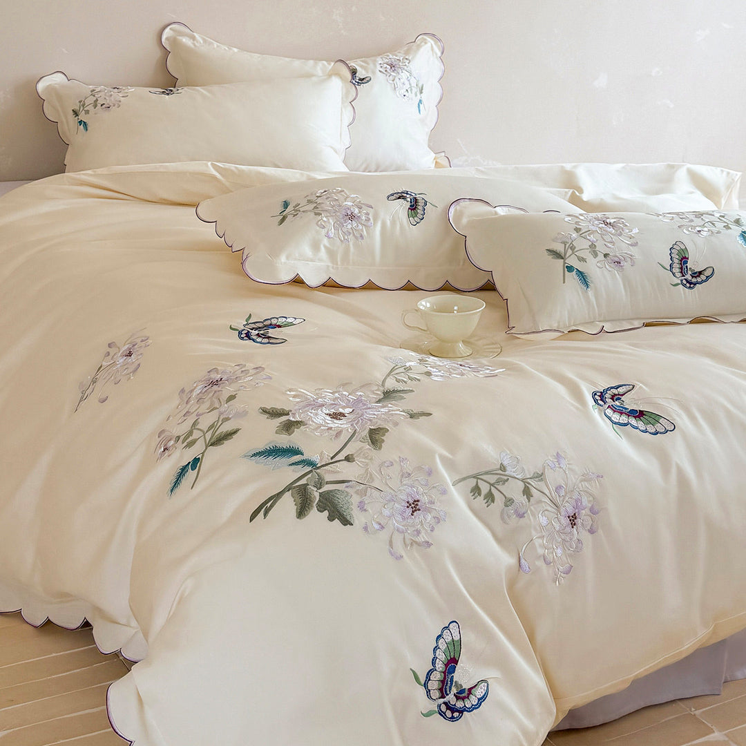 Embroidered Floral Scalloped-Edge Duvet Cover Set with Pillow Shams