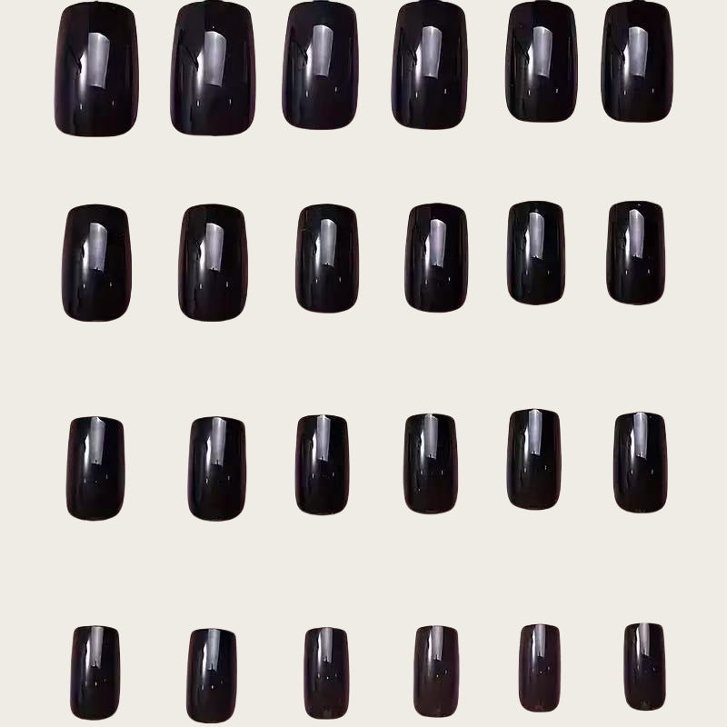 Artificial Nail Set in Shimmering Black Width Stornfield