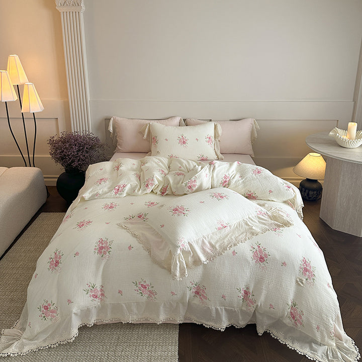 Bedding set made of cotton gauze with romantic floral motif and lace frill