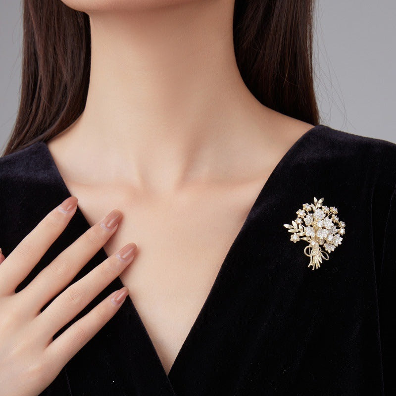 Exquisite Flower Brooch with Sparkling Crystals Stornfield