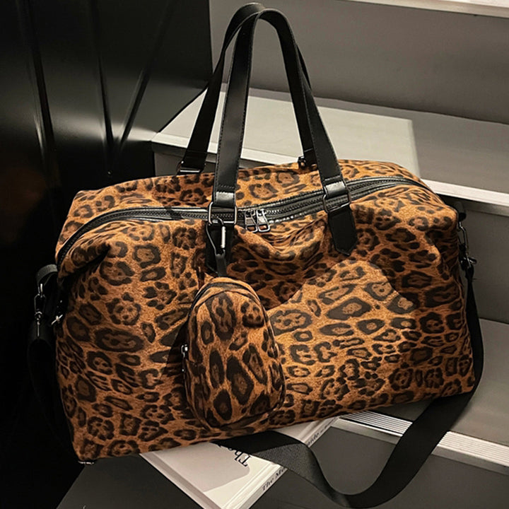 Weekend travel bag in fashionable leopard pattern Stornfield
