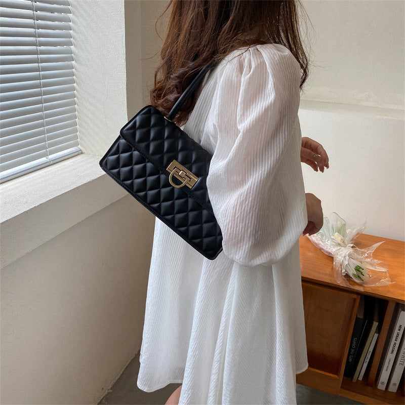 Elegant Quilted Handbag