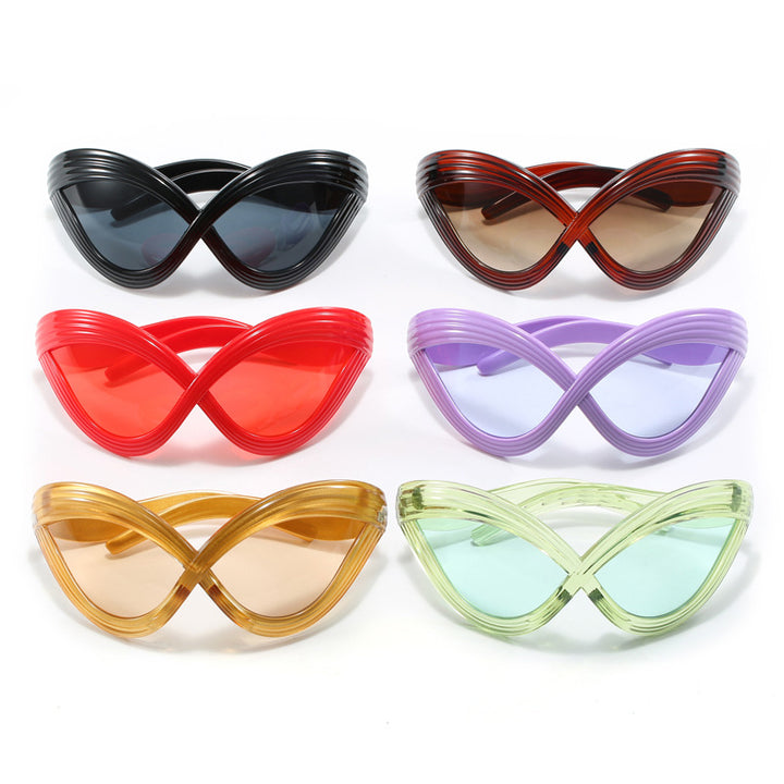 Women trendy designer sunglasses with curved frame Stornfield