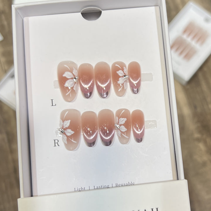 Elegant Reusable Press-On Nail Art Set