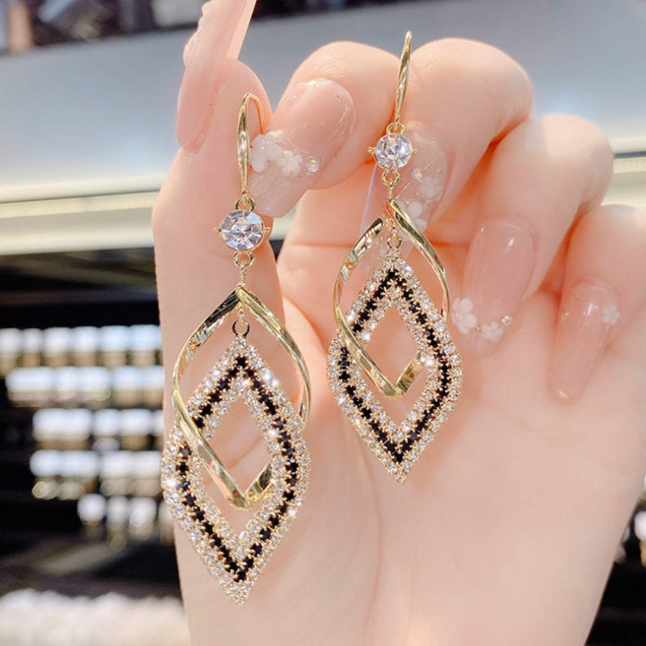 Statet Dangle Earrings Stornfield