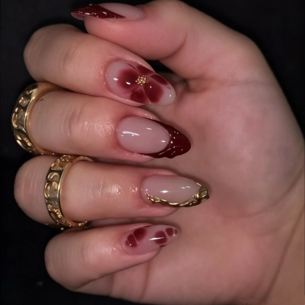 Chic Floral Nail Art Extensions