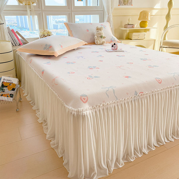 Women's elegant and decorative bedding throw set with cheerful floral pattern Stornfield