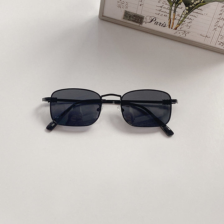 Fashionable glasses with square frame Stornfield