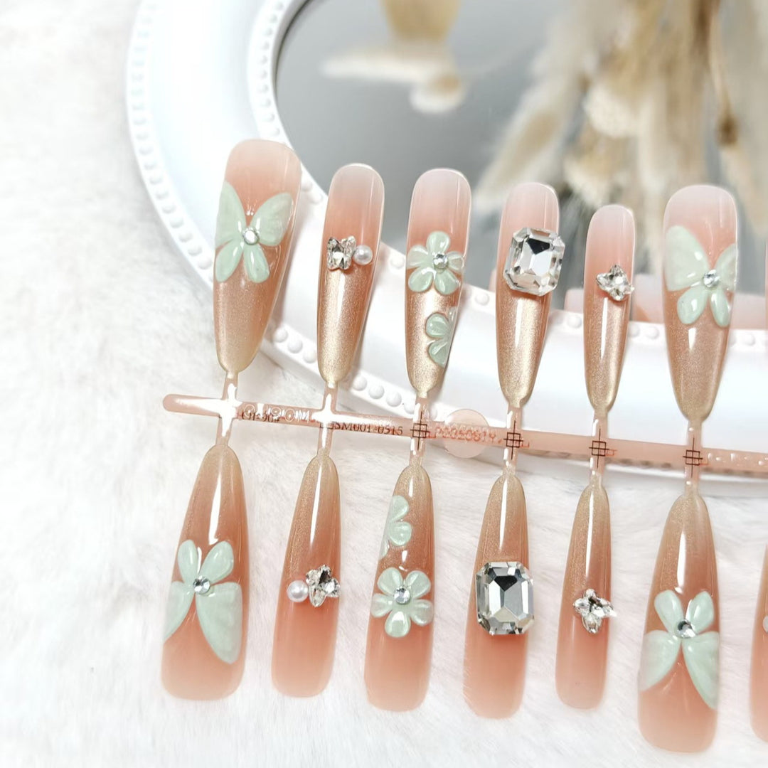 Artificial nails with elegant flower and crystal design Stornfield