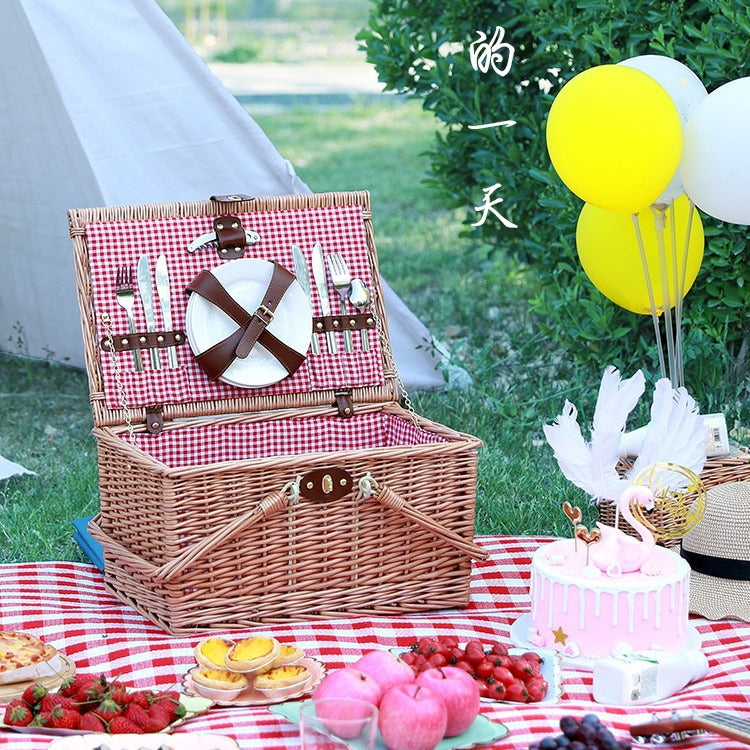 Women's picnic basket with integrated dinnerware set and robust details Stornfield
