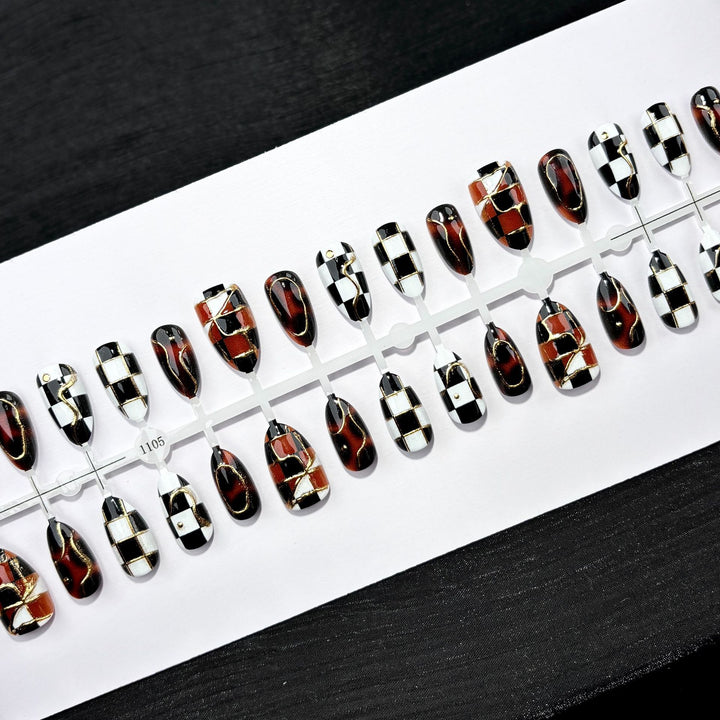 Decorative Press-On Nail Art Set with Checkered Design
