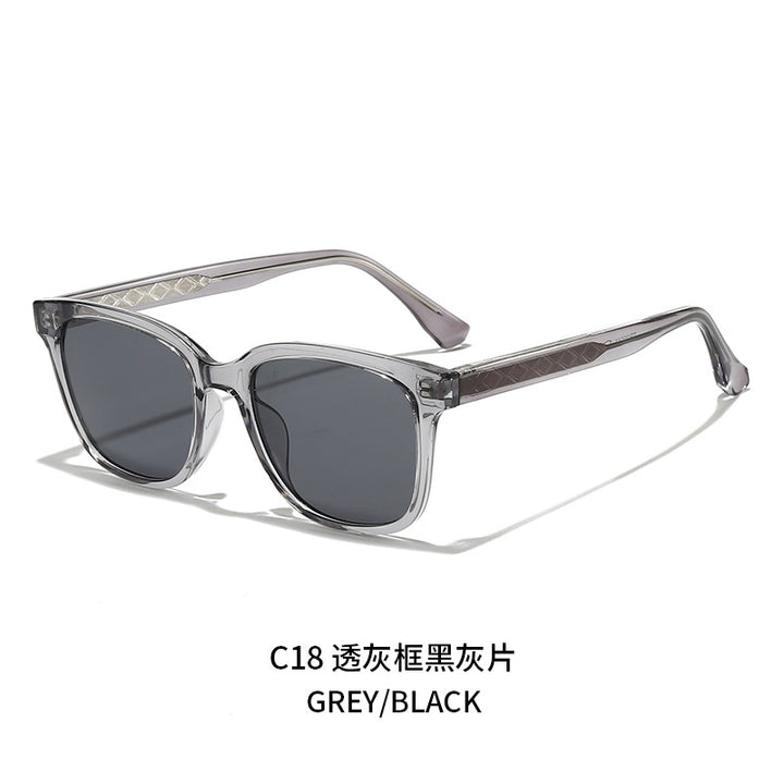 Women Retro-inspired Sunglasses with protected UV filter and sturdy frame Stornfield