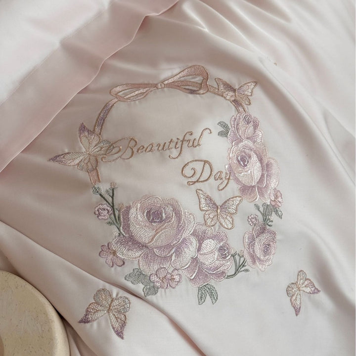 Embroidered Satin-Effect Luxury Duvet Cover Set with Floral Wreath and Pillow Shams