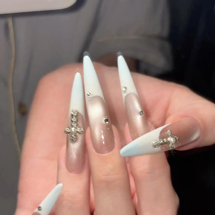 Artificial nails with luxurious sparkling rhinestone details Stornfield