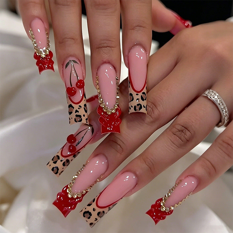 Artistic Nail Tips with Autumn Motifs Stornfield