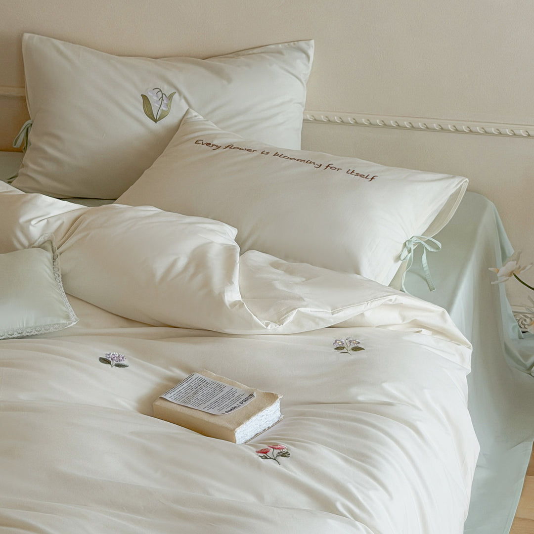Decorative Elegant Embroidered Bed Linen Set Stornfield