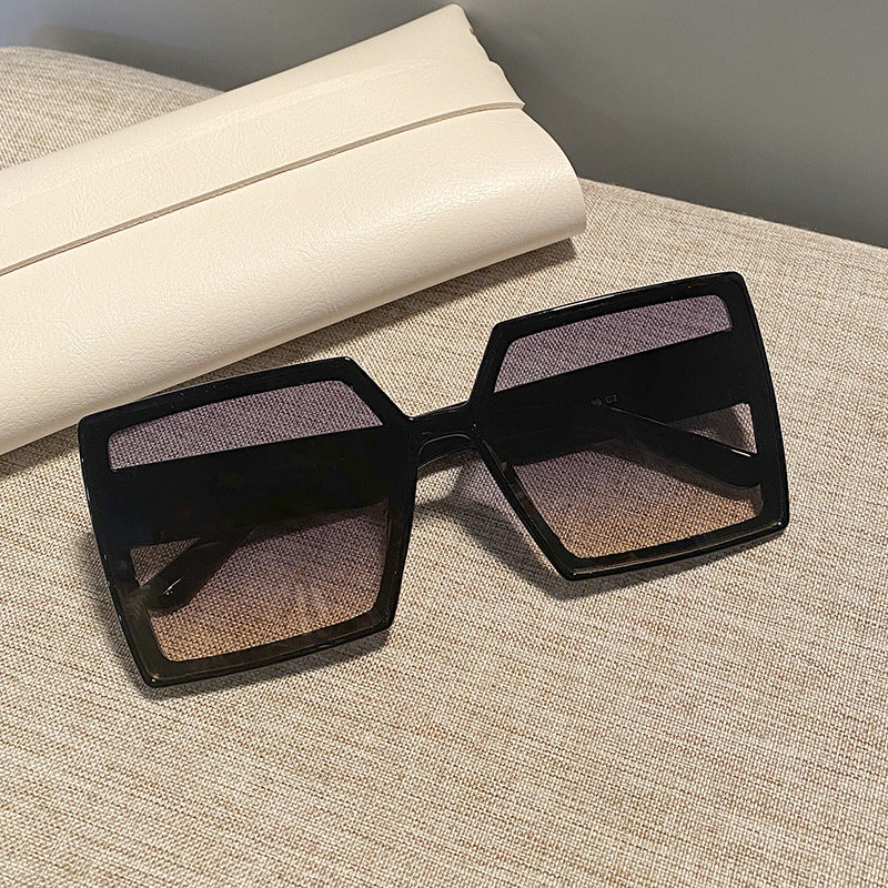 Women's square sunglasses with a sturdy frame and stylish design Stornfield