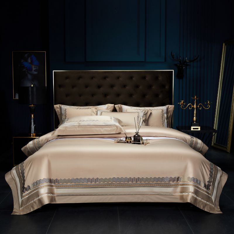 Luxury Egyptian Cotton Sateen Duvet Cover Set with Embroidered Baroque Medallion