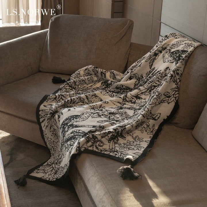 Decorative Floral Pattern Throw Blanket